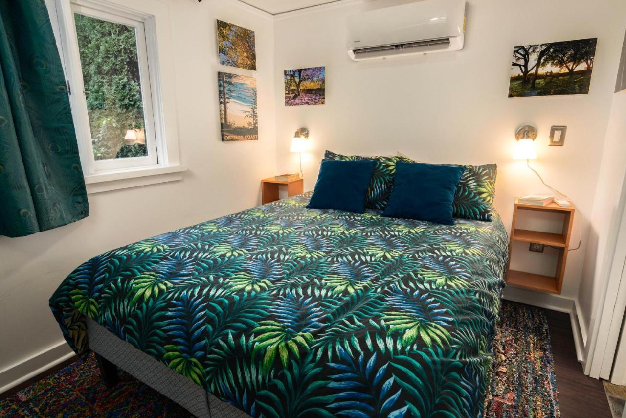 Secluded 2 Bdm Patio Right By The Action Holiday home