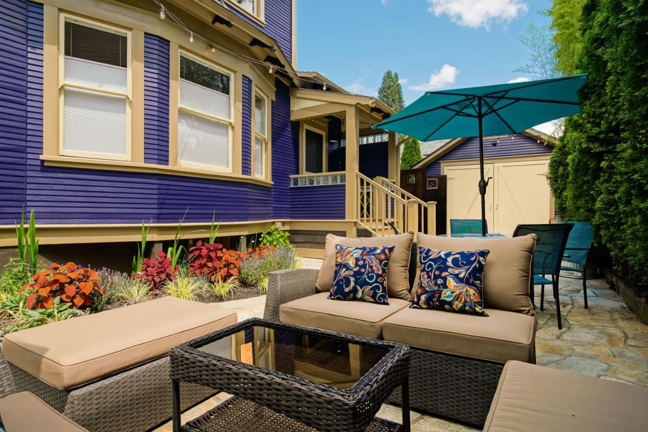 Secluded 2 Bdm Patio Right By The Action